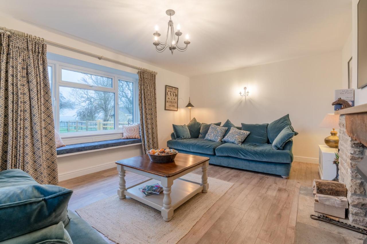 Banbury Hill Farmhouse ชาร์ลเบอรี ภายนอก รูปภาพ